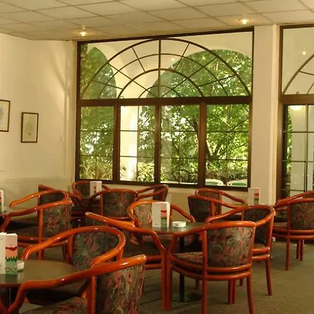 Pendeli 3* بلاتريس