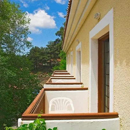 Feriested Pendeli Platres